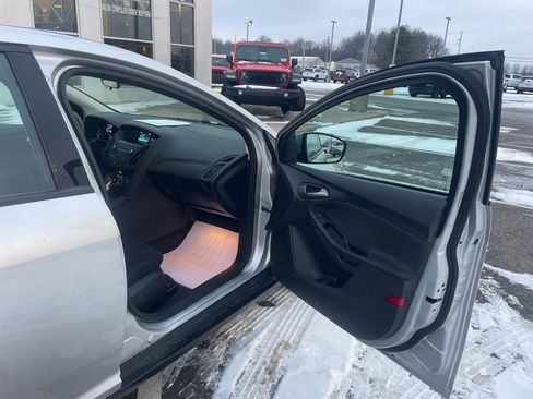 Used 2018 Ford Focus SE image 20
