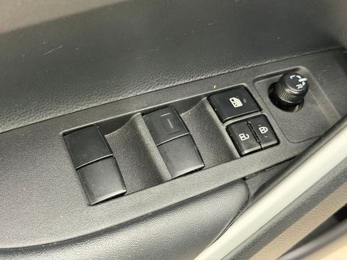 Used 2024 Toyota Corolla Cross LE FWD image 15