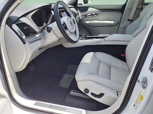 Used 2025 Volvo XC90 T8 Plus w/ Protection Package image 5