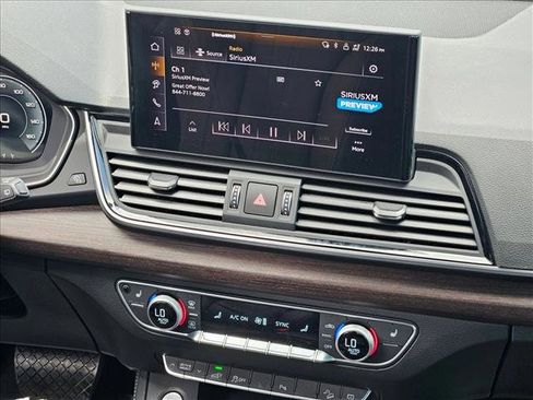 Certified 2025 Audi Q5 e Premium Plus w/ Premium Plus Package AWD/4WD image 17