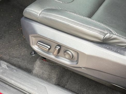 Used 2022 Toyota Tundra SR5 w/ SR5 Premium Package AWD/4WD image 16