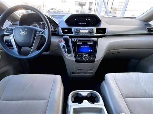Used 2017 Honda Odyssey SE image 15