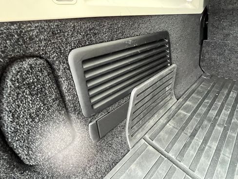 Used 2024 Land Rover Range Rover Long Wheelbase Autobiography image 30