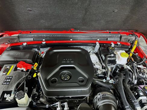 Used 2025 Jeep Wrangler Willys image 30