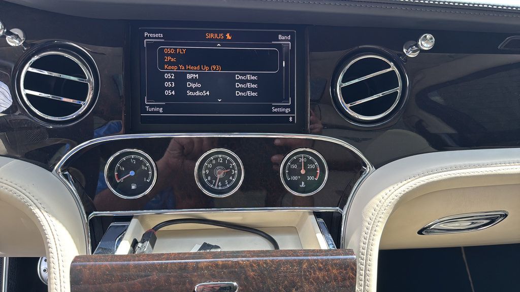 Used 2013 Bentley Mulsanne RWD image 47
