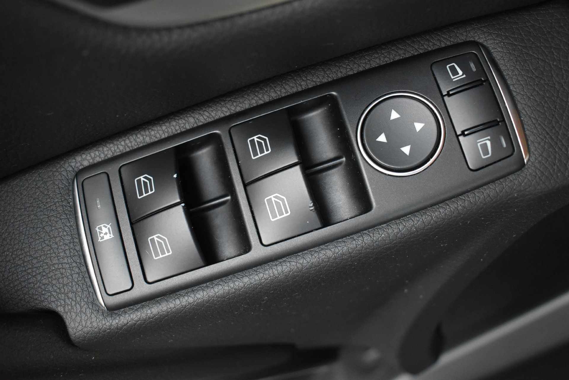Used 2013 Mercedes-Benz C 300 4MATIC Sedan image 13