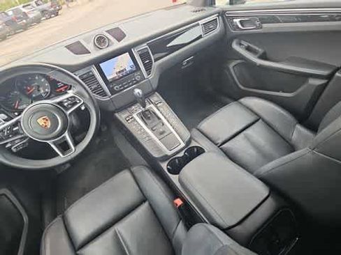 Used 2017 Porsche Macan image 23