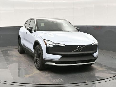 New 2026 Volvo EX30 Cross Country Ultra w/ Protection Package Premier image 2