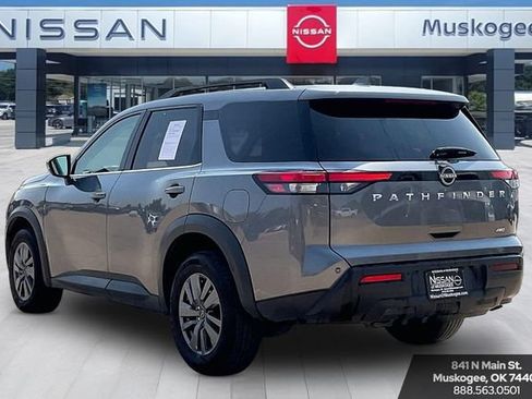 Used 2025 Nissan Pathfinder SV AWD/4WD image 4