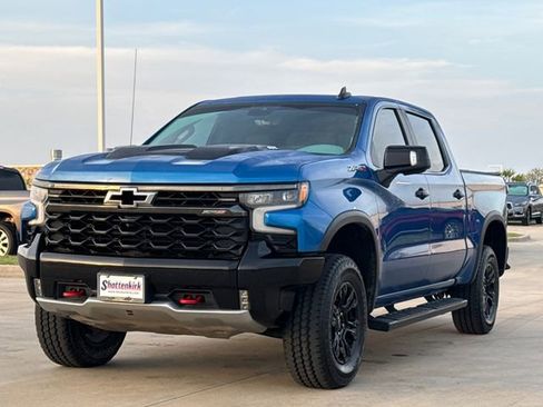 Used 2022 Chevrolet Silverado 1500 ZR2 w/ Technology Package AWD/4WD image 3