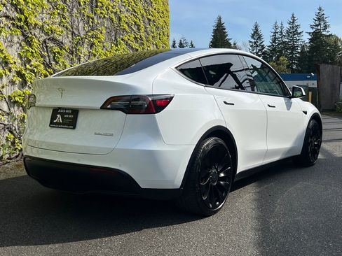 Used 2021 Tesla Model Y Performance image 6