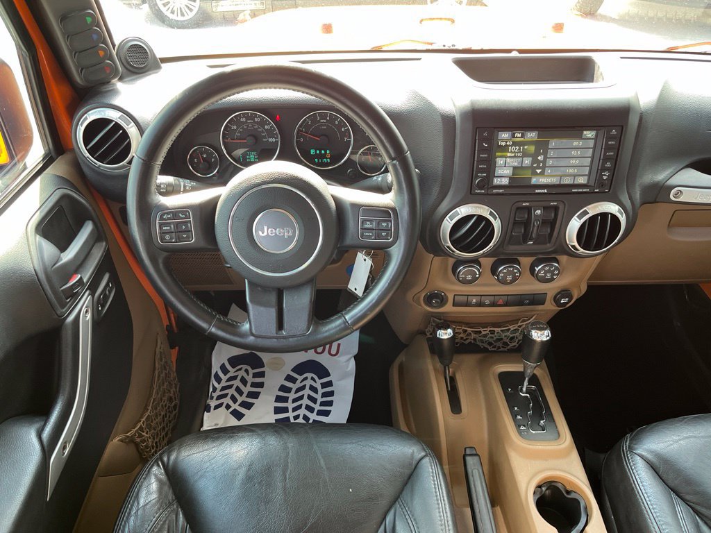 Used 2013 Jeep Wrangler Unlimited Rubicon w/ Connectivity Group AWD/4WD image 12