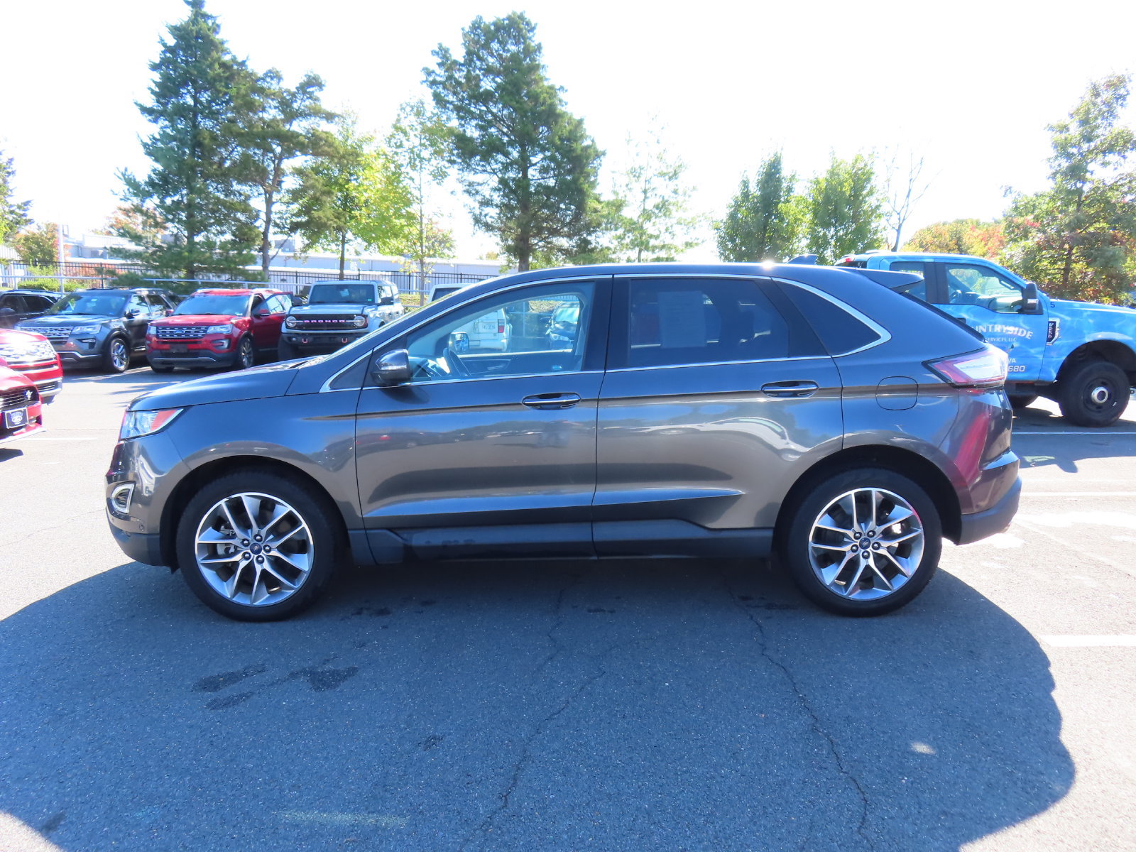 Used 2017 Ford Edge Titanium w/ Equipment Group 302A AWD/4WD image 8