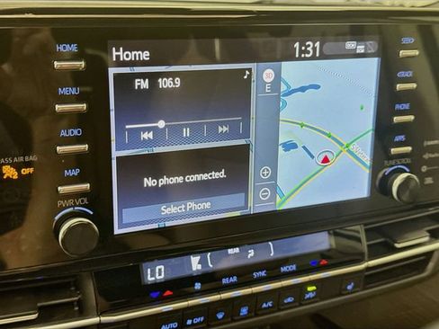 Used 2021 Toyota Sienna XLE w/ XLE Plus Package FWD image 15