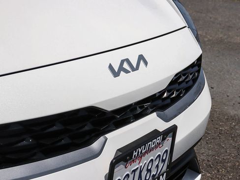 Used 2023 Kia Forte LXS w/ LXS Technology Package FWD image 6