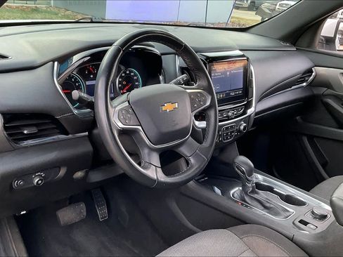 Used 2023 Chevrolet Traverse LT image 17
