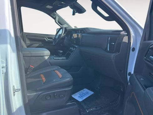 Used 2024 GMC Sierra 1500 AT4 w/ Technology Package image 15