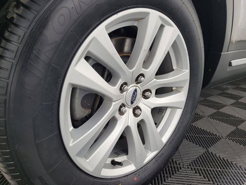 Used 2018 Ford Explorer XLT w/ Equipment Group 202A image 31