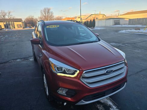 Used 2019 Ford Escape SEL image 12