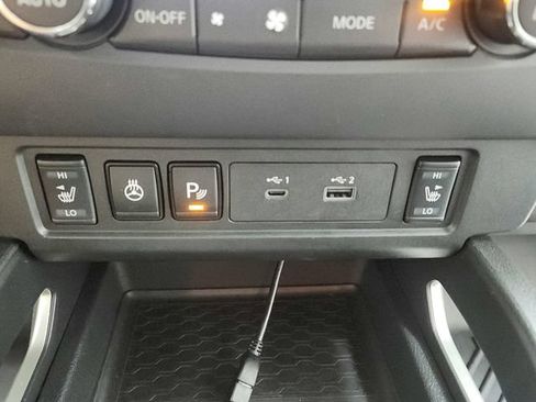 Used 2023 Nissan Frontier SV w/ SV Convenience Package RWD image 30