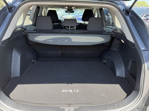 Used 2025 Toyota RAV4 LE AWD/4WD image 12