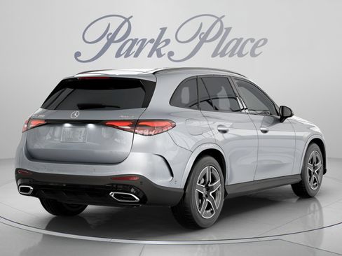 Certified 2025 Mercedes-Benz GLC 300 4MATIC w/ AMG Line image 18