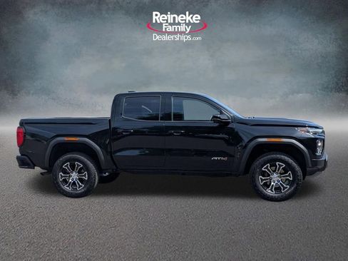 Used 2025 GMC Canyon AT4 w/ Technology Plus Package AWD/4WD image 4