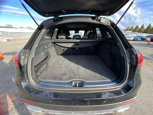 Used 2025 Mercedes-Benz GLC 300 4MATIC image 15