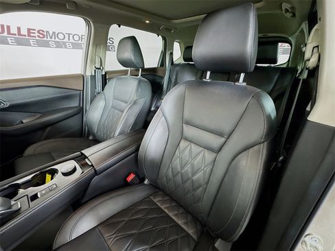 Used 2023 Nissan Rogue Platinum w/ Platinum Premium Package image 21