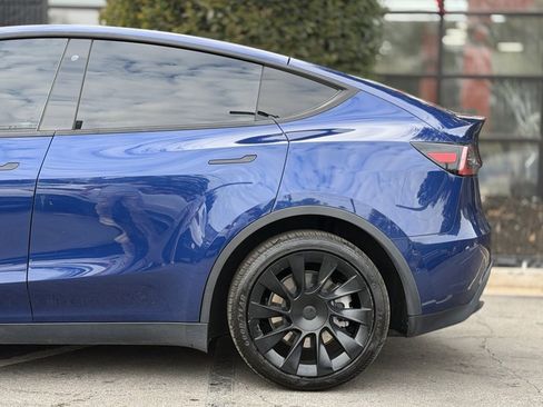 Used 2020 Tesla Model Y Long Range image 11