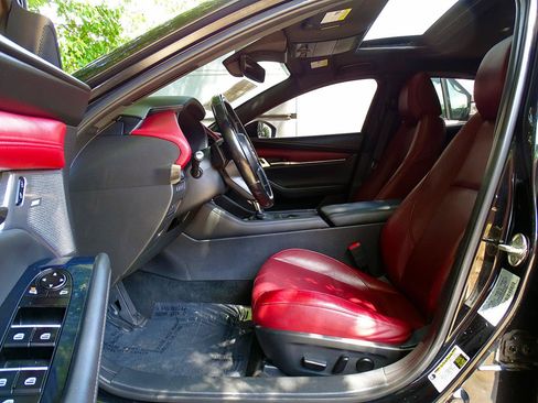 Used 2021 MAZDA MAZDA3 Hatchback w/Premium Plus Pkg AWD/4WD image 18