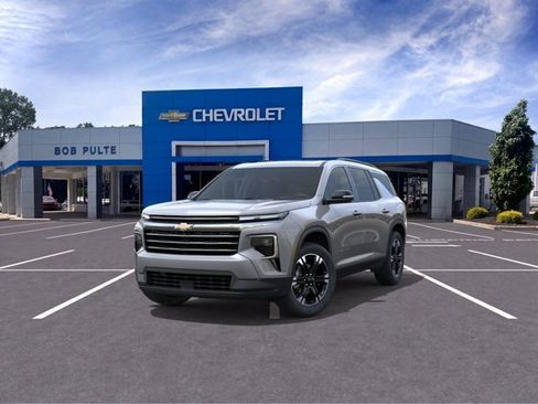New 2027 Chevrolet Traverse LT w/ Sun and Wheel Package FWD image 8