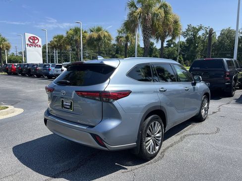 Used 2020 Toyota Highlander Platinum AWD/4WD image 10