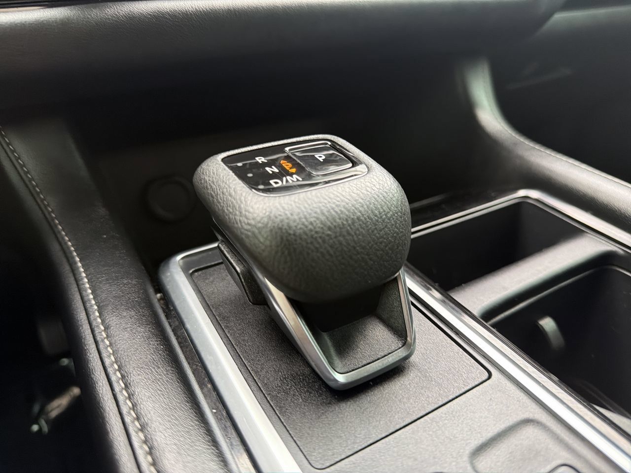 Used 2024 Nissan Pathfinder SV FWD image 25