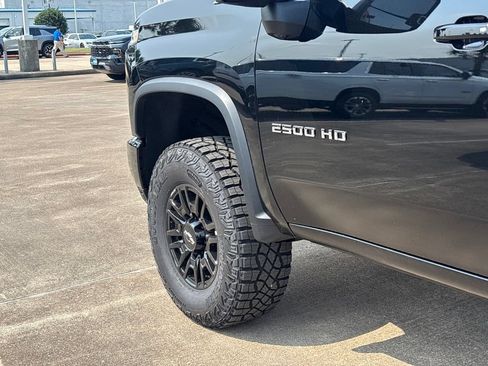 New 2026 Chevrolet Silverado 2500 ZR2 AWD/4WD image 17