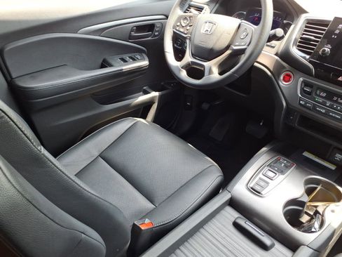 Used 2023 Honda Passport EX-L image 16