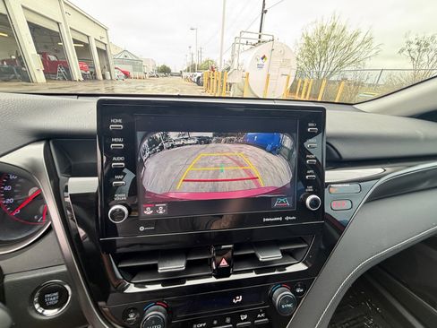 Used 2022 Toyota Camry XSE image 11