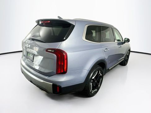 Used 2025 Kia Telluride S FWD image 9