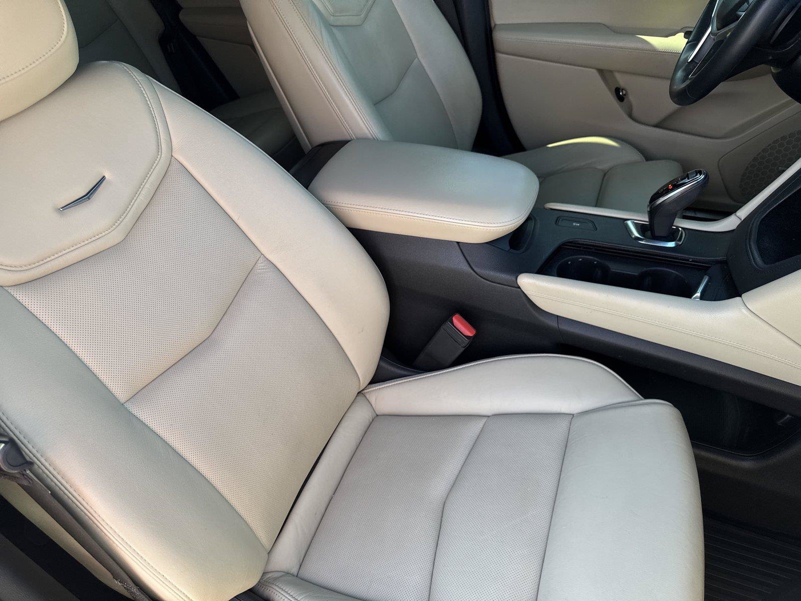 Used 2017 Cadillac XT5 Luxury w/ Driver Awareness Package FWD image 37
