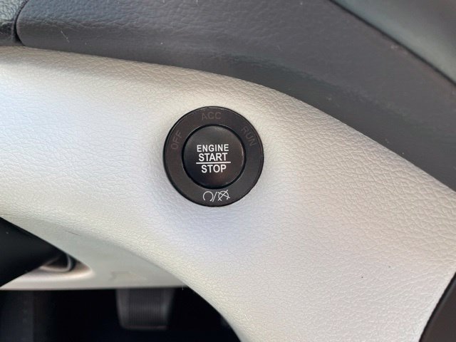 Used 2019 Jeep Cherokee Limited w/ Luxury Group AWD/4WD image 39