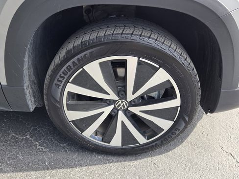 Used 2024 Volkswagen Taos SE image 12