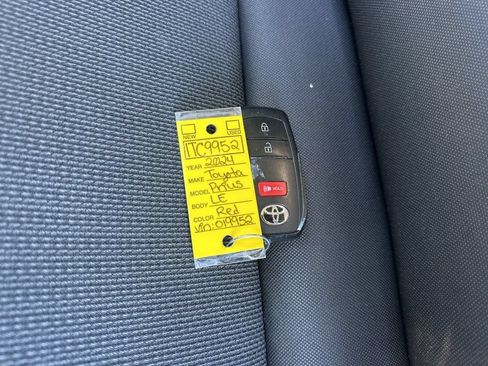 Used 2024 Toyota Prius LE FWD image 31