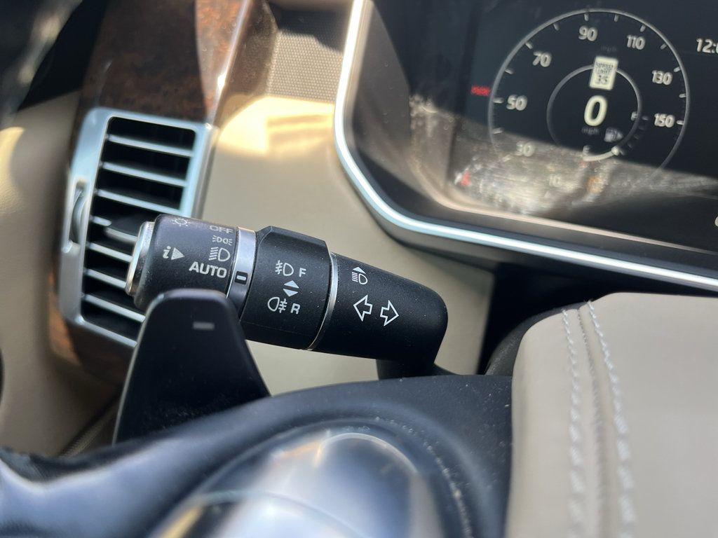Used 2017 Land Rover Range Rover HSE AWD/4WD image 18