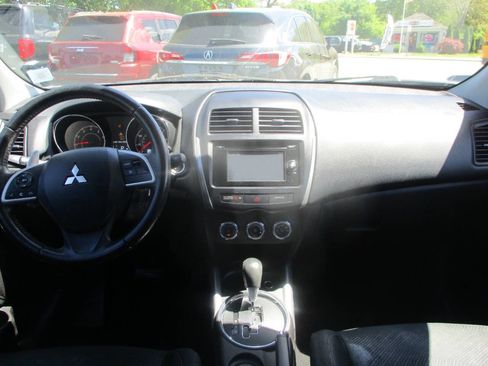 Used 2014 Mitsubishi Outlander Sport SE image 9