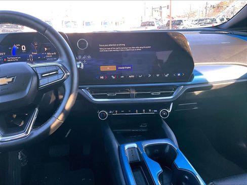 Used 2025 Chevrolet Equinox EV LT w/ Convenience Package FWD image 33