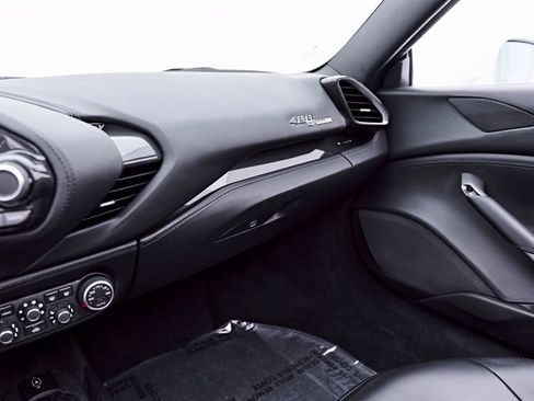 Used 2019 Ferrari 488 Spider RWD image 91