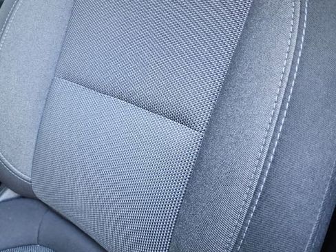 Used 2023 Chevrolet Traverse LT image 17