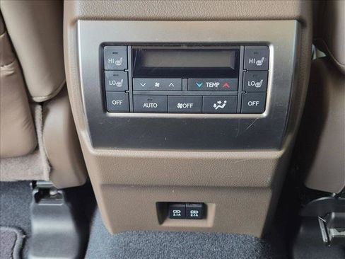 Certified 2023 Lexus GX 460 Premium w/ Accessory Package AWD/4WD image 19