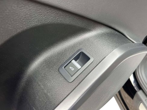 Used 2021 Audi Q5 Premium w/ Convenience Package image 20