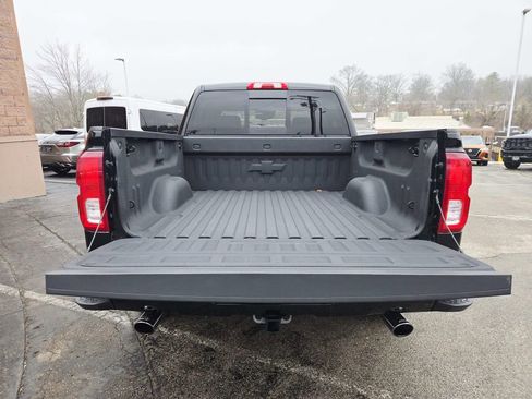 Used 2018 Chevrolet Silverado 1500 LTZ Z71 w/ LTZ Plus Package image 13